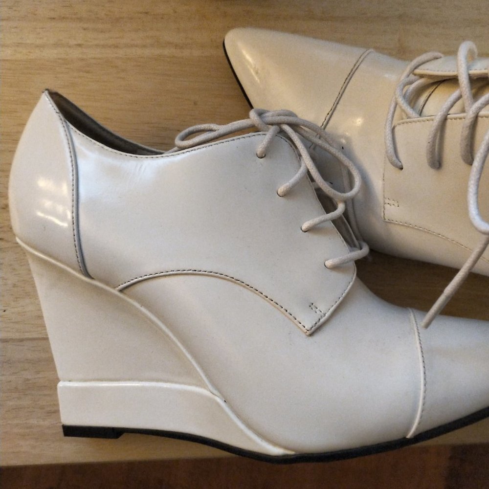 JEFFREY CAMPBELL ankle white booties 7.5
